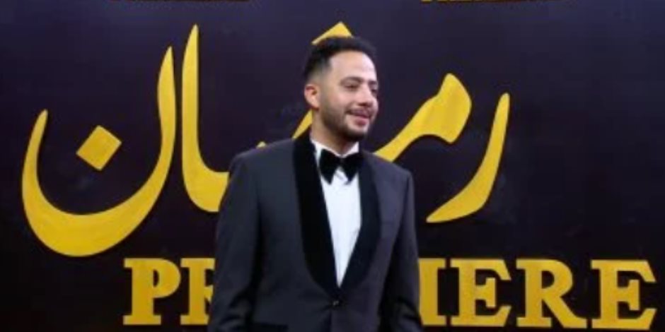 عصام السقا يتألق على ريد كاربت حفل المتحدة للخدمات الإعلامية