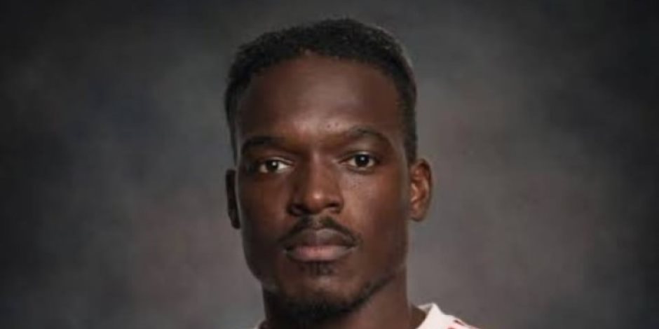 كامويش الإنجولي يجتاز الكشف الطبى في القلعة الحمراء 