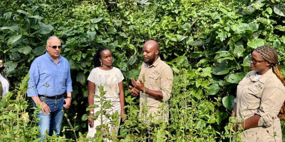 وزير الري ووزيرة البيئة الرواندية يتفقدان محمية نيانديونغو بالعاصمة الرواندية كيجالي