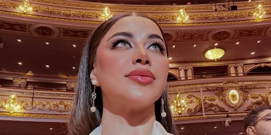 يارا السكري تخطف الأنظار بإطلالة راقية في حفل الشركة المتحدة للخدمات الإعلامية