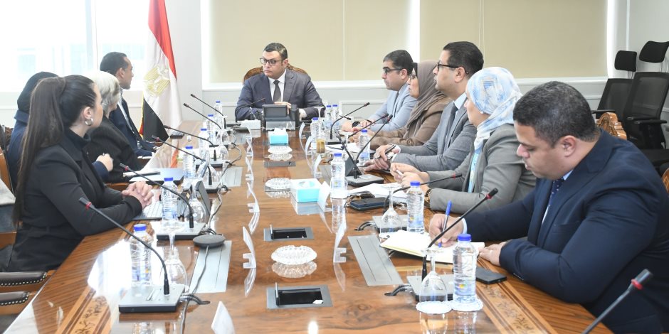 وزير الإسكان يلتقي مدير مكتب الهابيتات فى مصر لبحث تعزيز التعاون