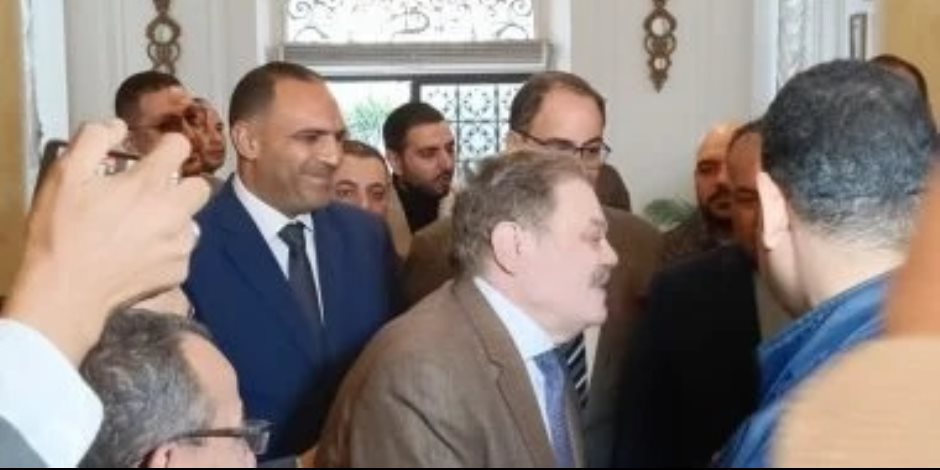 السيد البدوى يصل مقر حزب الوفد لأول مرة عقب فوزه بالانتخابات