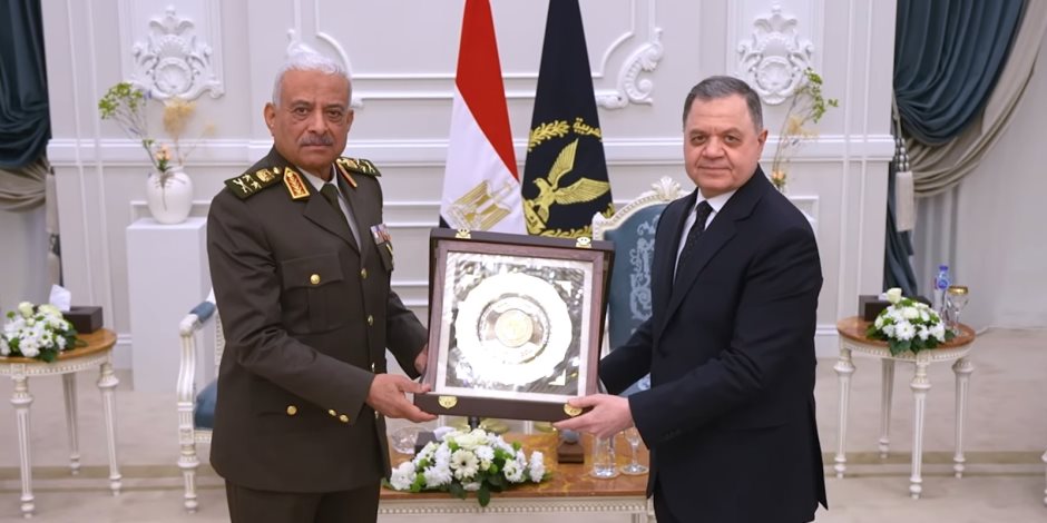 وزير الداخلية يستقبل القائد العام للقوات المسلحة ورئيس الأركان لتهنئته بعيد الشرطة الـ74.."فيديو وصور"