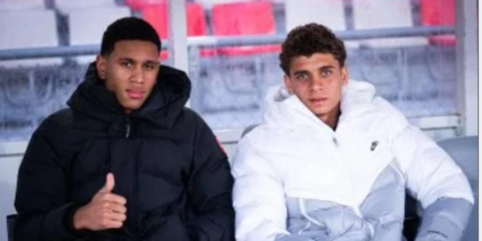 حمزة عبد الكريم يتابع برشلونة لأول مرة من الملعب قبل الظهور الرسمى