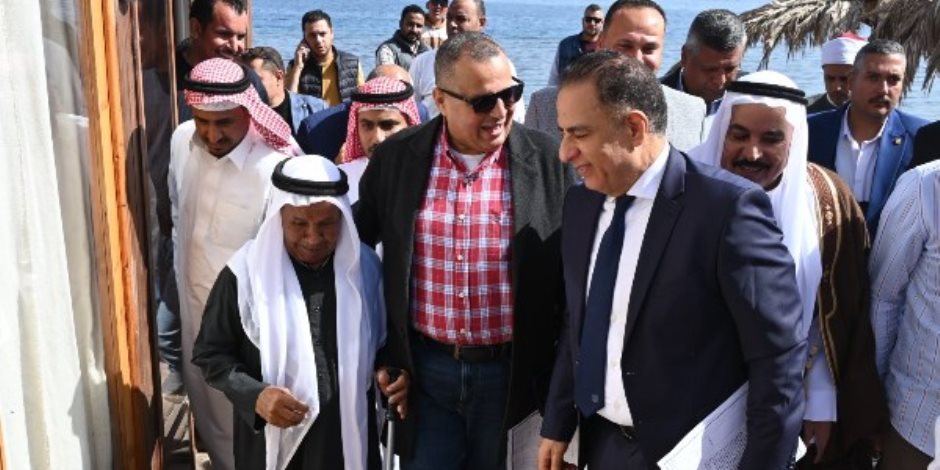محافظ جنوب سيناء يلتقي مشايخ وعواقل مدينة دهب ويعلن الاستجابة لحزمة مطالب خدمية تنموية (صور) 