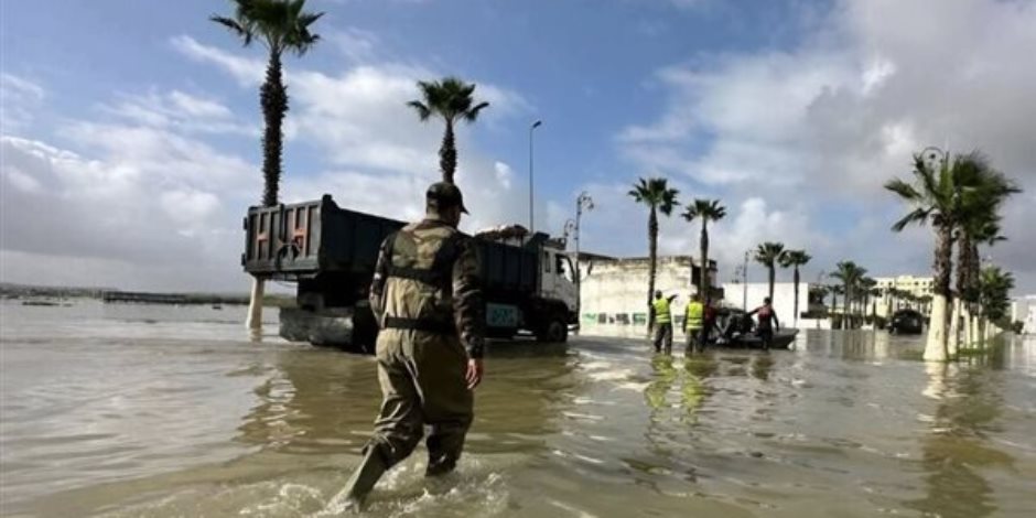 بعد 7 سنوات جفاف...المغرب يستنفر الجيش لمواجهة "فيضانات الشمال" ونزوح 20 ألف شخص وإغلاق للمدارس