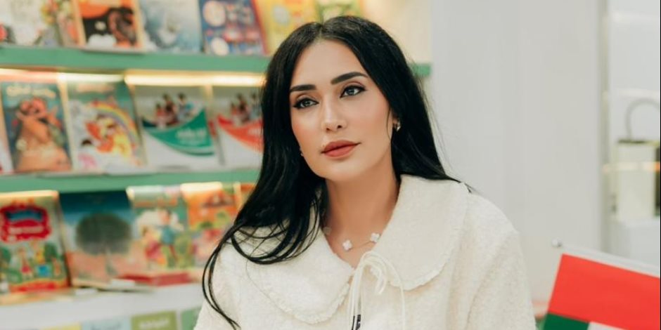 سعاد صليبي توقع روايتها الجديدة "قرية الظلام" بمعرض القاهرة الدولى للكتاب