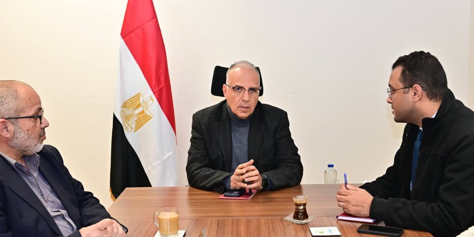 وزير الرى يتابع أعمال حماية الشواطيء المصرية للتعامل مع التأثيرات السلبية لتغير المناخ