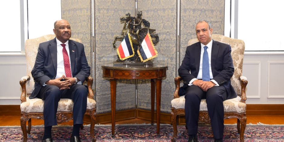 وزير الخارجية يبحث مع نظيره السوداني مستجدات الأوضاع في السودان وسبل دعم جهود التسوية الشاملة