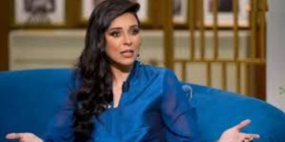 وفاة الفنانة التونسية سهام قريرة في حادث سير بالقاهرة