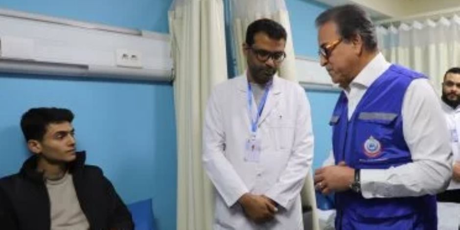 محافظ شمال سيناء يرافق نائب رئيس مجلس الوزراء ووزير الصحة لزيارة معبر رفح ومستشفيي العريش والشيخ زويد (صور) 