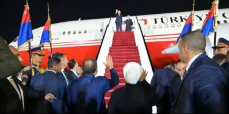 السيدة انتصار السيسى تنشر صورًا رفقة الرئيس السيسي خلال توديع أردوغان وقرينته