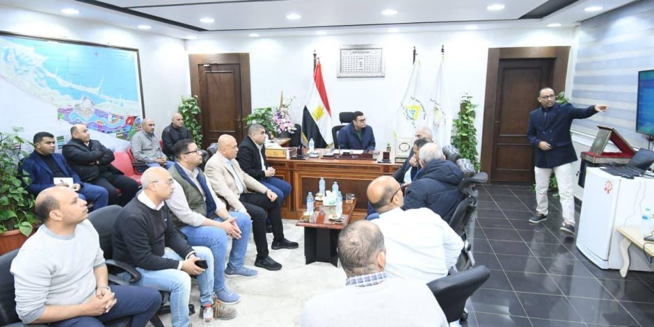 وزير الإسكان يتابع موقف تنفيذ المشروعات التنموية فى "سملا وعلم الروم" ومدينة رأس الحكمة الجديدة