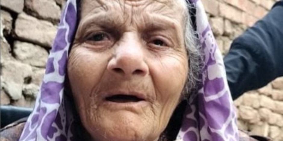 بعد حجز المتهمة .. عرض سيدة مسنة تعرضت للتعدي من قبل ابنتها على لجنة طبية بالشرقية