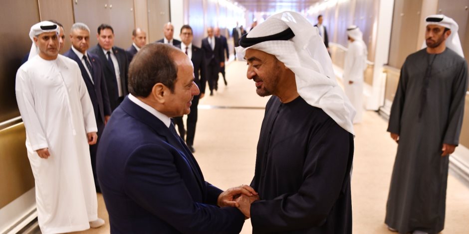 الشيخ محمد بن زايد يصطحب الرئيس السيسى إلى مطار أبو ظبى الدولى لتوديعه