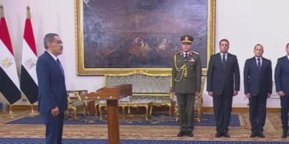 ضياء رشوان يؤدى اليمين الدستورية وزيرا للدولة للإعلام أمام الرئيس السيسى