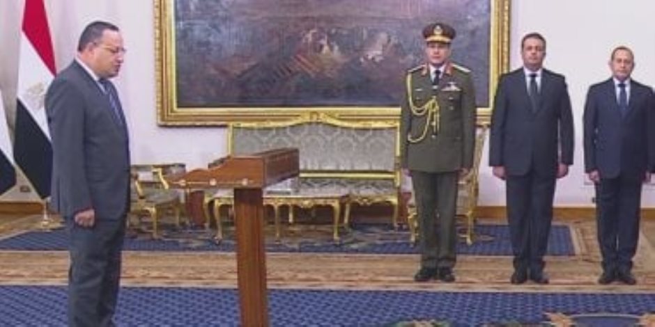 عبد العزيز قنصوة يؤدى اليمين الدستورية وزيرا للتعليم العالى أمام الرئيس السيسي