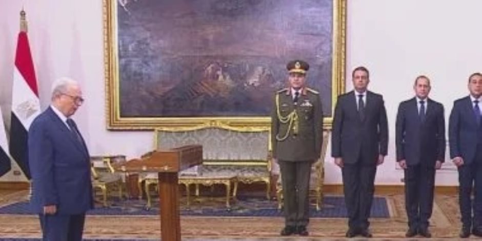 المستشار محمود الشريف يؤدى اليمين الدستورية وزيرا للعدل