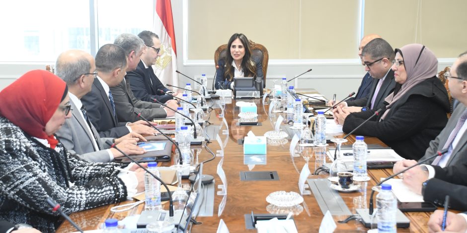 وزيرة الإسكان تتابع موقف تنفيذ المبادرة الرئاسية "حياة كريمة"