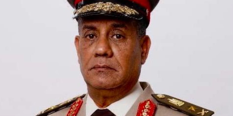 الفريق أشرف سالم يؤدي اليمن الدستورية أمام الرئيس السيسي وزيرا للدفاع والإنتاج الحربي