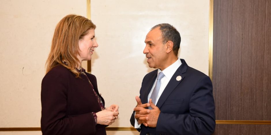 وزير الخارجية يلتقى وزيرة الدولة البريطانية للتنمية الدولية والشئون الأفريقية