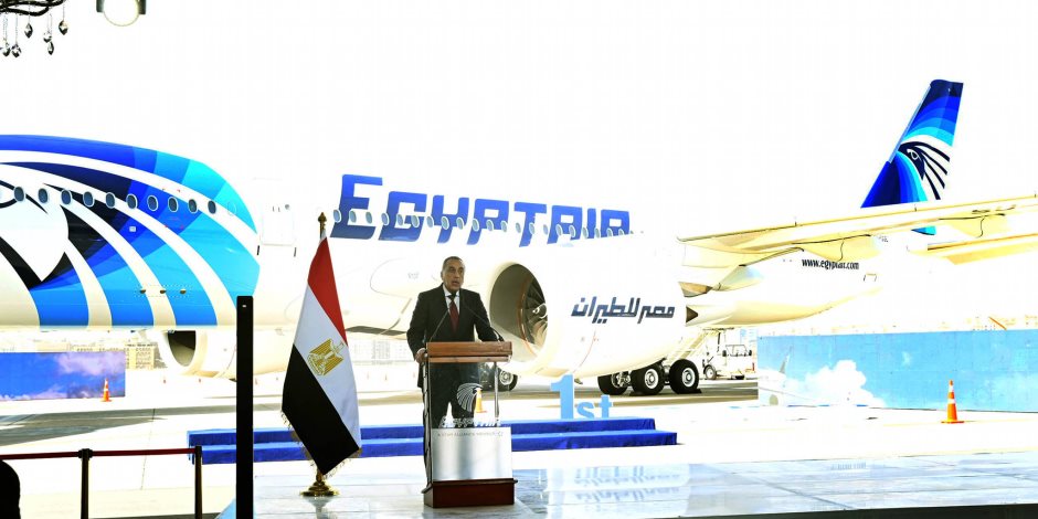 رئيس الوزراء من أمام طائرة طراز إير باص 350 - 900: الاتفاق على 16 طائرة خلال السنوات المقبلة