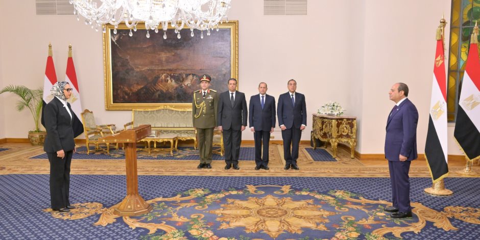 ​حنان مجدي محافظ الوادى الجديد: أول امرأة محافظاً لمحافظة حدودية و"أيقونة" لتمكين الكفاءات الشابة والنسائية