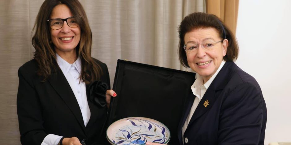 وزيرة الثقافة تبحث مع نظيرتها اليونانية تعزيز التعاون الثقافي المشترك بين مصر واليونان