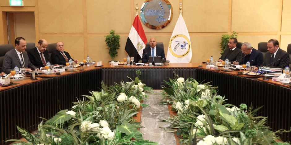 وزير النقل يترأس أعمال الجمعية العامة وغير العادية للشركة القابضة للنقل البحري والبري