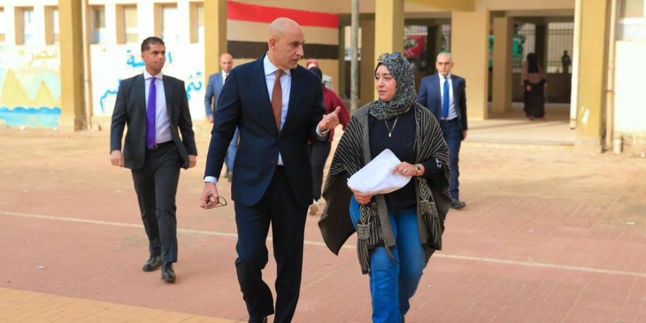وزير التربية والتعليم يجري جولة تفقدية مفاجئة بمدارس “تحيا مصر” بحي الأسمرات بالمقطم