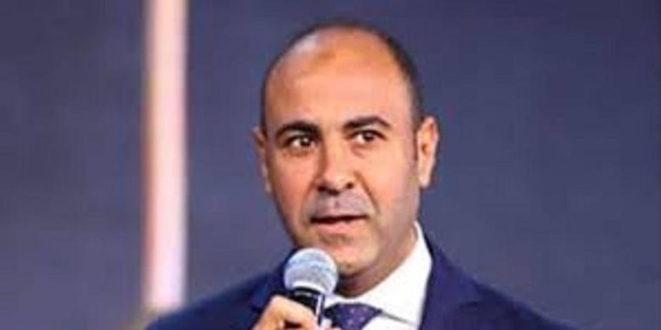 محمود التونى يعلن نعينع وبلال يؤمّان أول صلاة تراويح على الحياة من مسجد الحسين