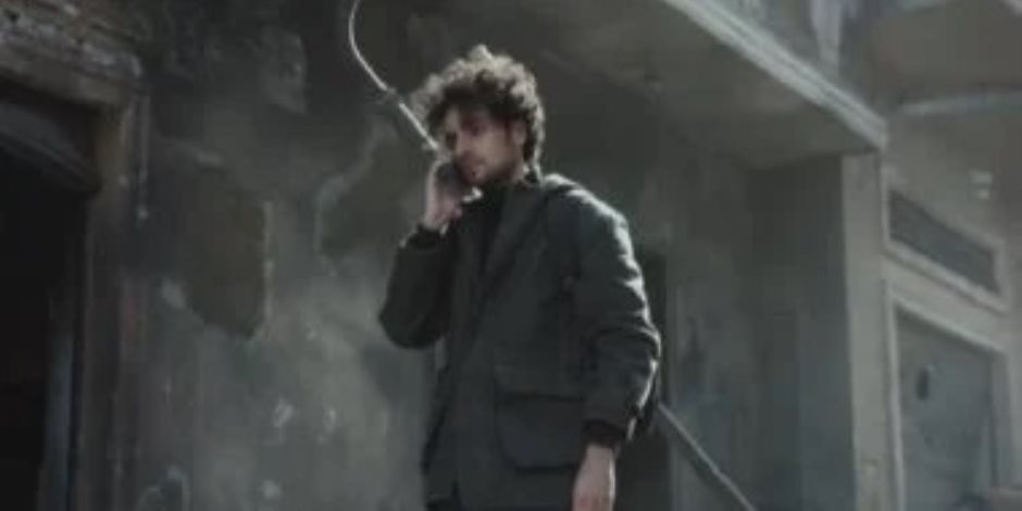 صحاب الأرض الحلقة 2 .. تارا عبود تجهل مكان والدها بعد قصف منزل العائلة وفقدها الاتصال به