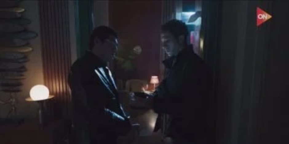 فى الحلقة الثانية من «عين سحرية» .. مواجهة ساخنة بين باسم سمرة ومهندس تركيب كاميرات المراقبة