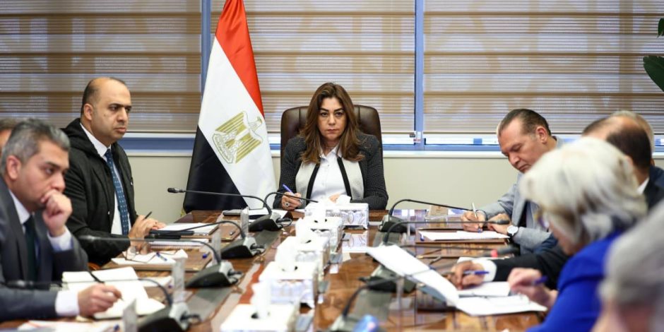 وزيرة التنمية المحلية والبيئة توجه بتسريع وتيرة العمل في توطين الاستراتيجية الوطنية لتغير المناخ
