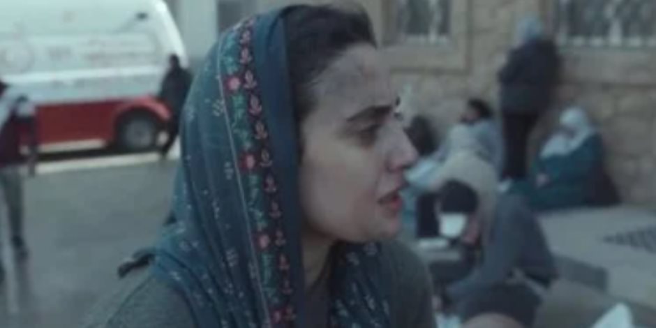 تنتظر جنينها وذهبت للمستشفى مشيا.. ظهور مميز لسارة يوسف فى صحاب الأرض