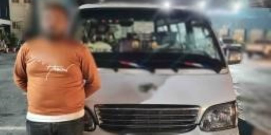 كشف ملابسات قيام قائد سيارة "ميكروباص" بطلب تعريفة ركوب أزيد من المقرر