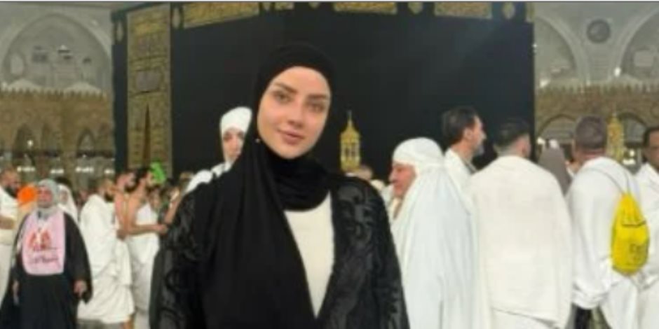 رضوى الشربينى تؤدى مناسك العمرة: فوضت أمرى إلى ربى ورمضان كريم 