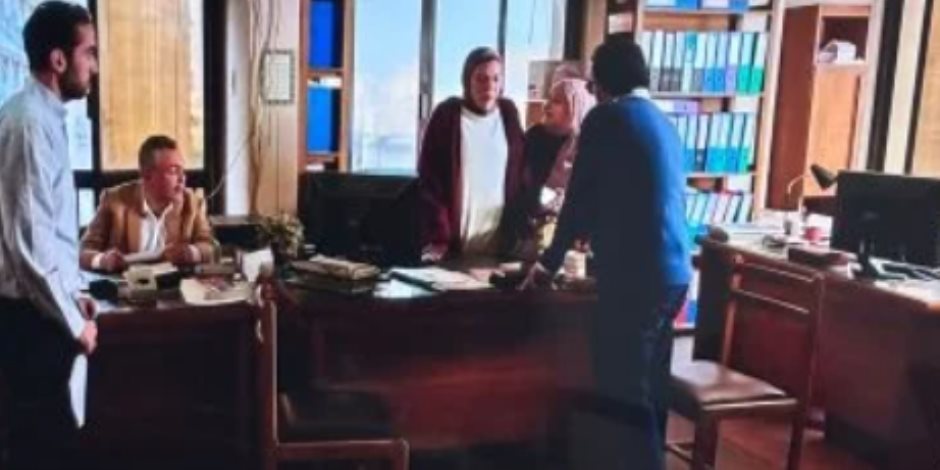 مسلسل توابع الحلقة 3.. هانى عادل يساند ريهام حجاج فى جمع تبرعات علاج ابنها