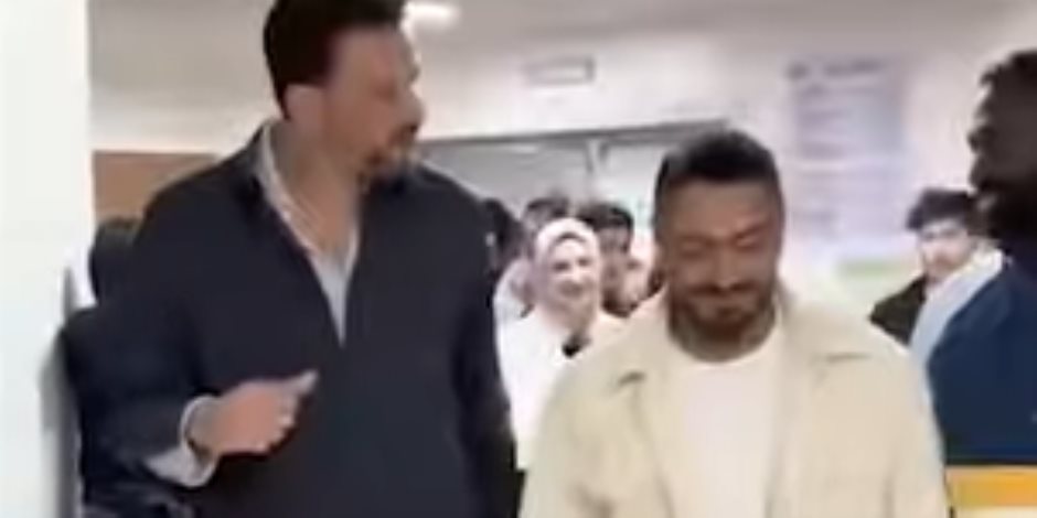 تامر حسني يفتتح غرفة العناية المركزة الرابعة كصدقه جارية داخل مستشفى الناس للعلاج المجاني 