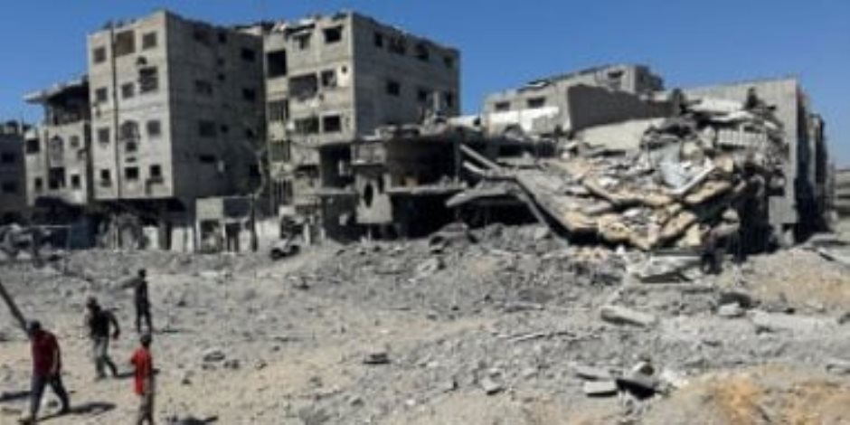 غارات إسرائيلية تستهدف شرق مدينة خان يونس جنوب قطاع غزة وقصف حى التفاح