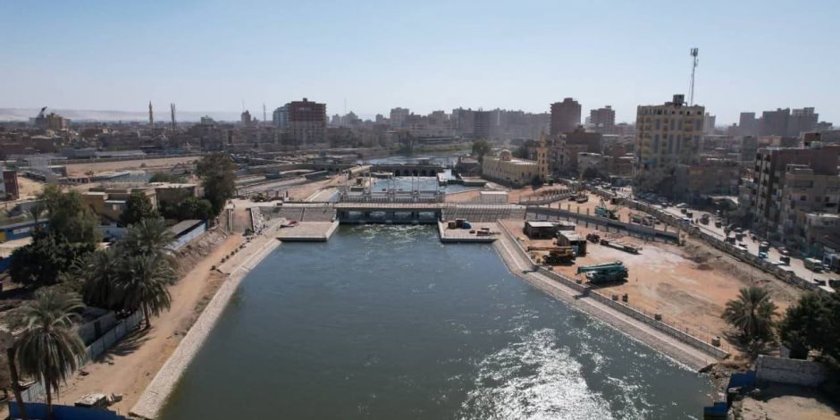 وزير الري يتابع موقف الترتيبات النهائية لتشغيل مجموعة قناطر ديروط الجديدة