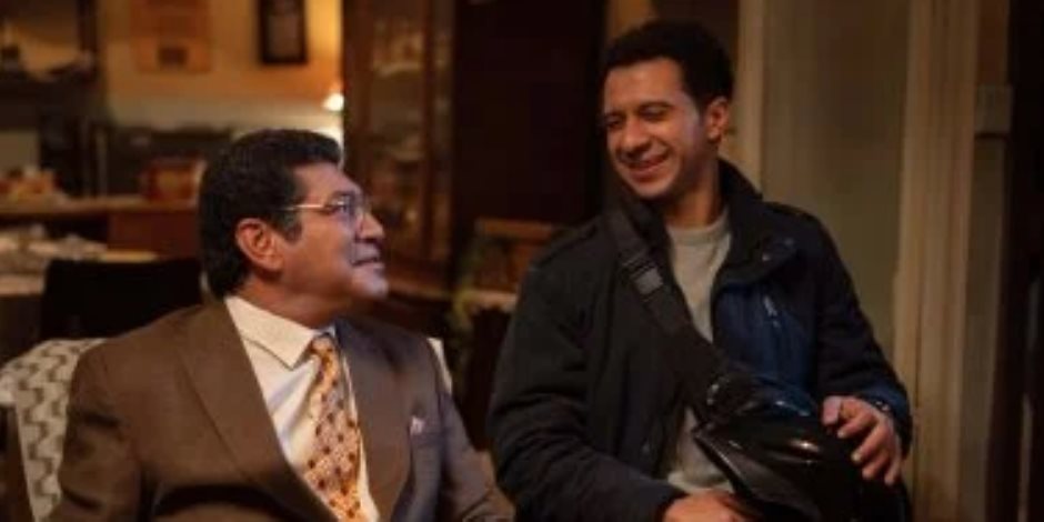 مسلسل عين سحرية الحلقة 5.. عصام عمر يتجسس على معرض سيارات أيمن الأسيوطي