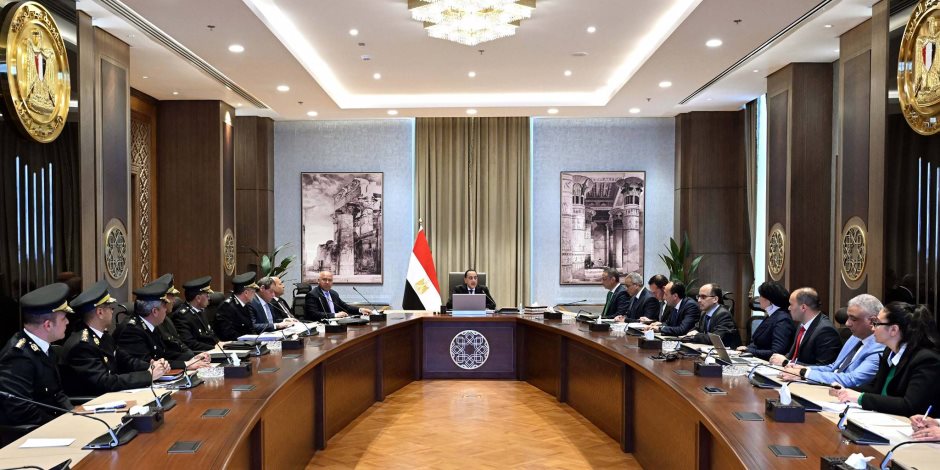 رئيس الوزراء يتابع تطوير ورفع كفاءة الطريق الدائرى وصيانة كوبرى 6 أكتوبر