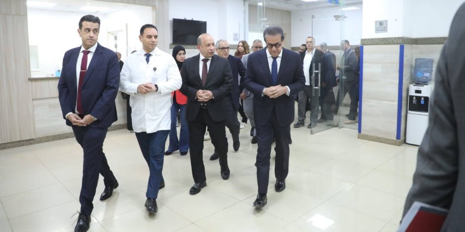 وزير الصحة يفتتح وحدة السكتة الدماغية الشاملة بمستشفى العاصمة الجديدة
