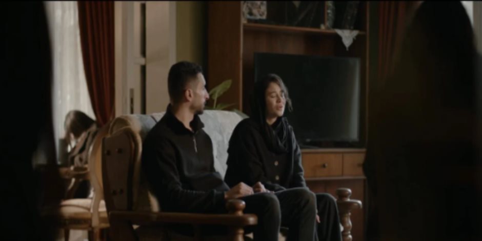 مسلسل الست موناليزا الحلقة 8 على mbc.. حسن حفني يبحث عن مى عمر