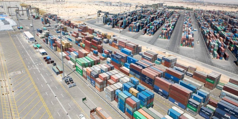 المنطقة الاقتصادية لقناة السويس تطلق مشروع ساحات انتظار متطورة ومنظومة رقمية لإدارة الشاحنات بميناء السخنة