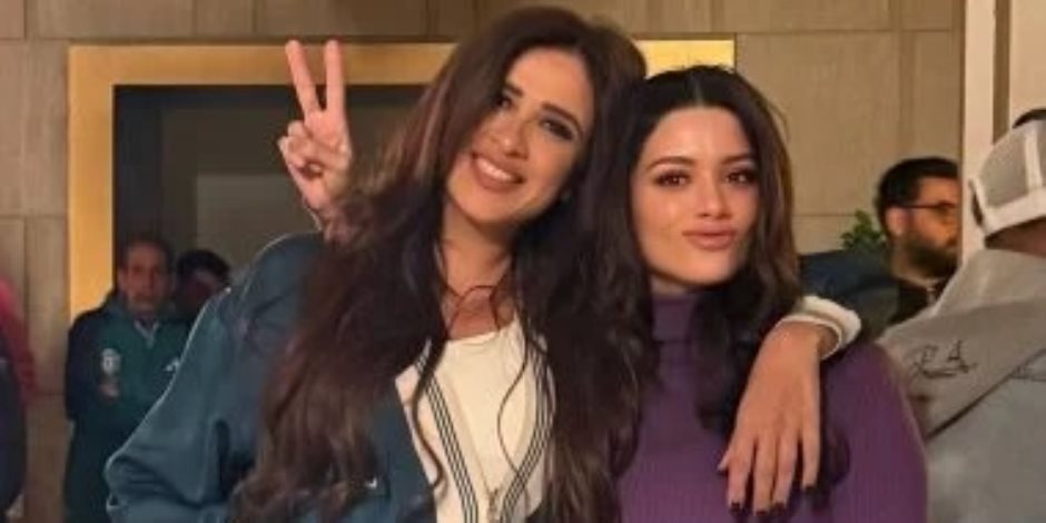 أجواء مبهجة تجمع سينتيا خليفة وياسمين عبد العزيز فى "وننسى اللي كان" على mbc