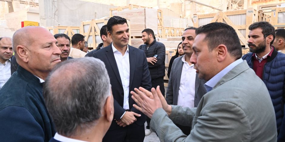 وزير الصناعة ومحافظ القاهرة يتفقدان 5 مصانع رائدة بالرخام والجرانيت ومركز تكنولوجيا الصناعات التعدينية بمنطقة شق الثعبان