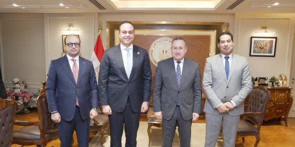 وزير التعليم العالي ورئيس هيئة الرعاية الصحية يبحثان تعزيز التكامل بين الجامعات والتأمين الصحي الشامل 