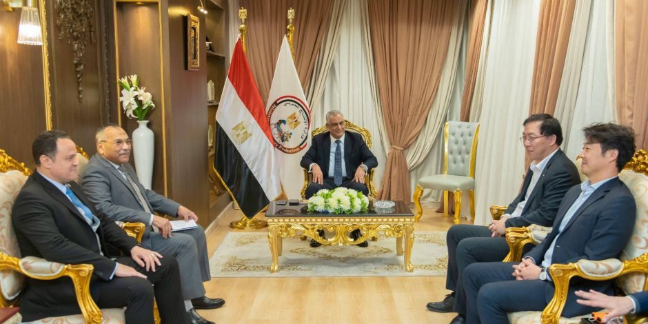  وزير الدولة للإنتاج الحربي يستقبل وفد شركة "Hanwha" الكورية الجنوبية